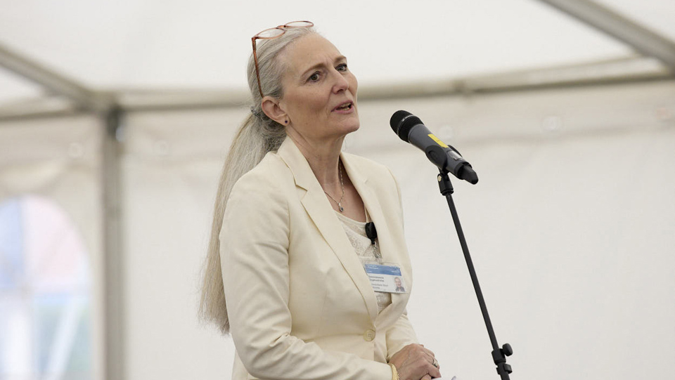 Administrerende sygehusdirektør på Esbjerg og Grindsted Sygehus, Anna-Marie Bloch Münster ønskede stort tillykke Foto: Robert Wengler