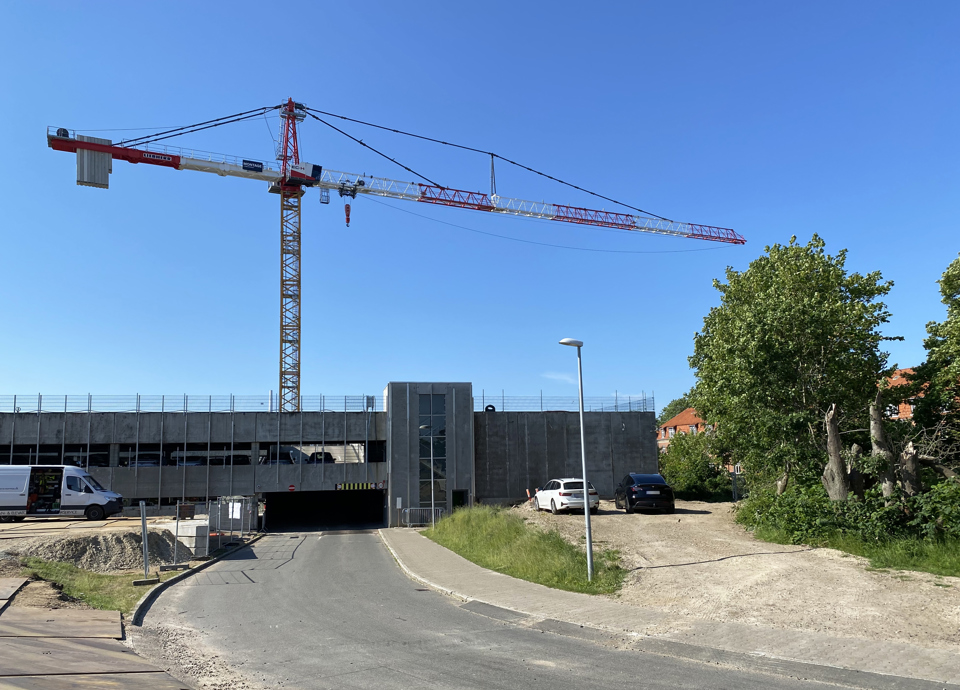 P-hus efter installation af kran