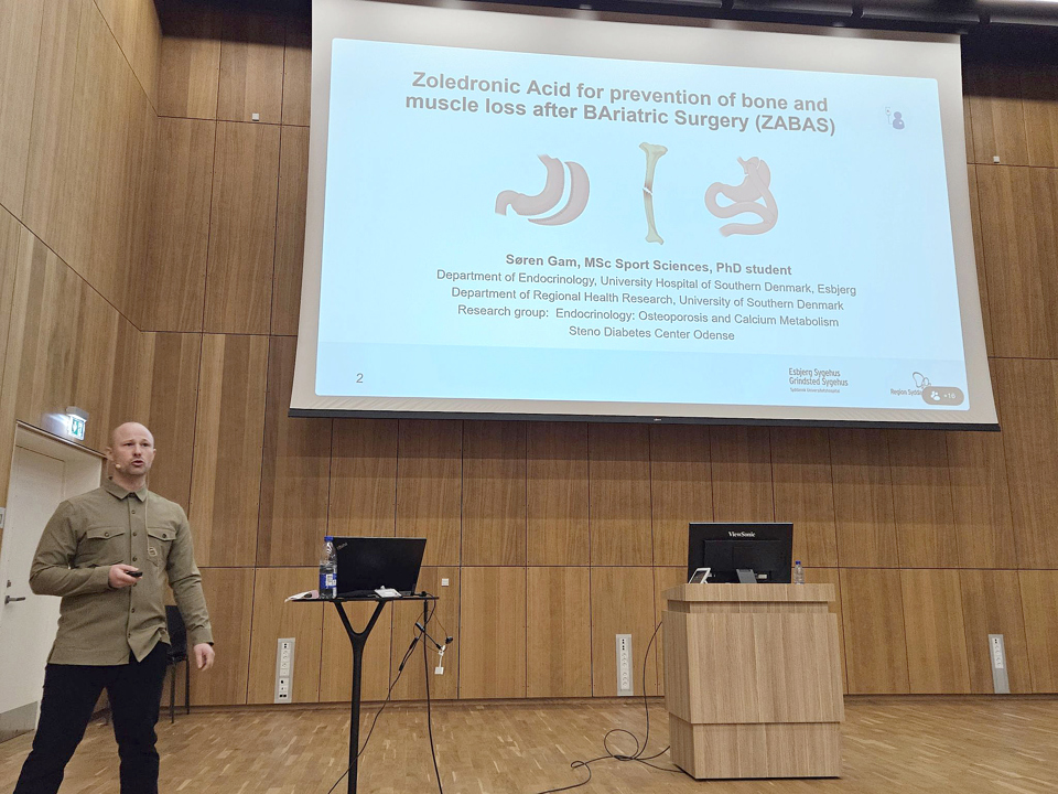 Søren Gam fra Esbjerg Sygehus har fundet ud af, at zoledronsyre sikkert og effektivt kan forebygge knoglesvind i hoften det første år efter fedmekirurgi.
