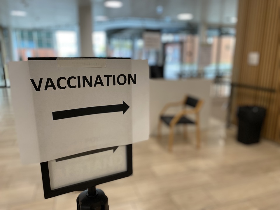 fri bane i vaccinations-køen